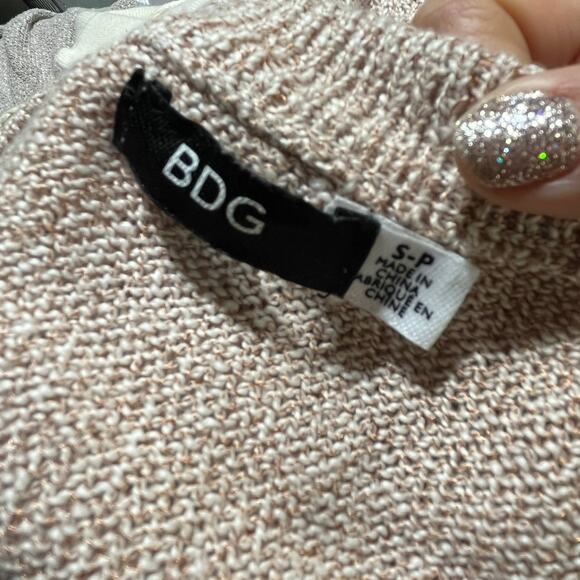 BDG Women's Tan Oversized V-Neck Pullover Cotton Blend Sweater Size Small - Picture 3 of 7